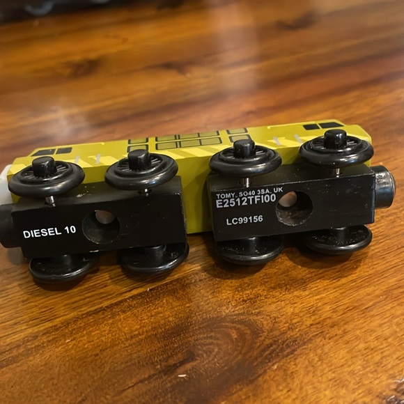 Thomas and friends wooden Diesel 10 - Picture 5 of 5